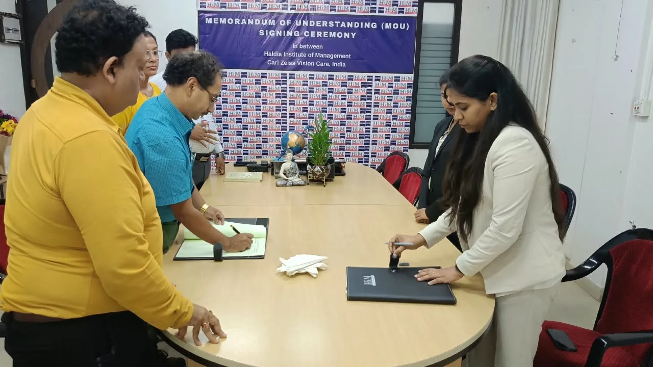 HIM Signs MOU with Carl Zeiss Vision Care
