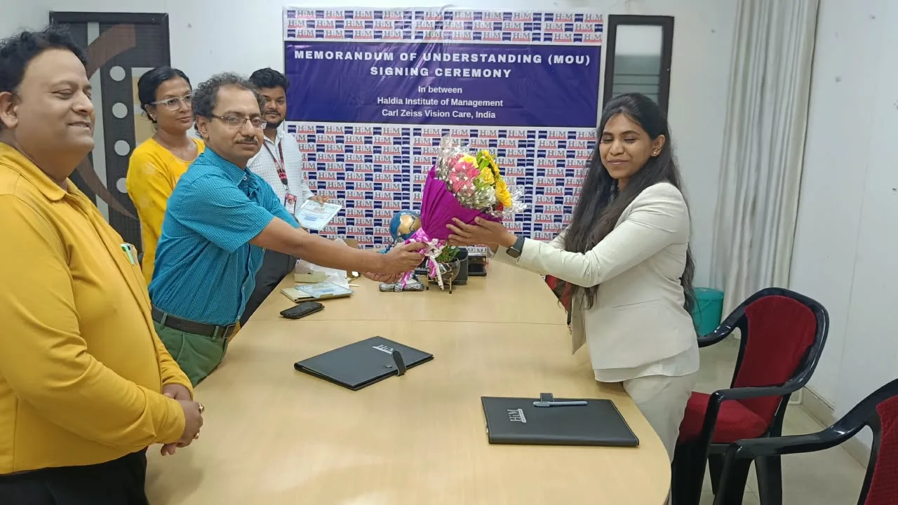 HIM Signs MOU with Carl Zeiss Vision Care
