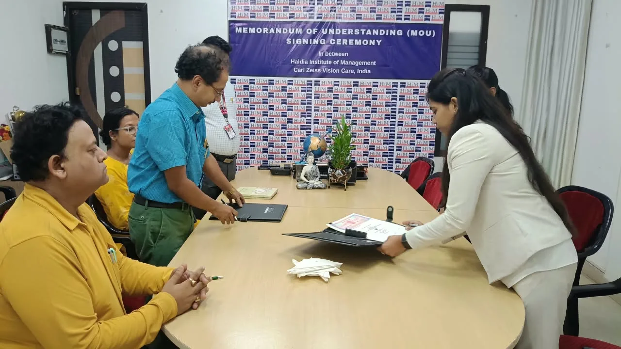 HIM Signs MOU with Carl Zeiss Vision Care